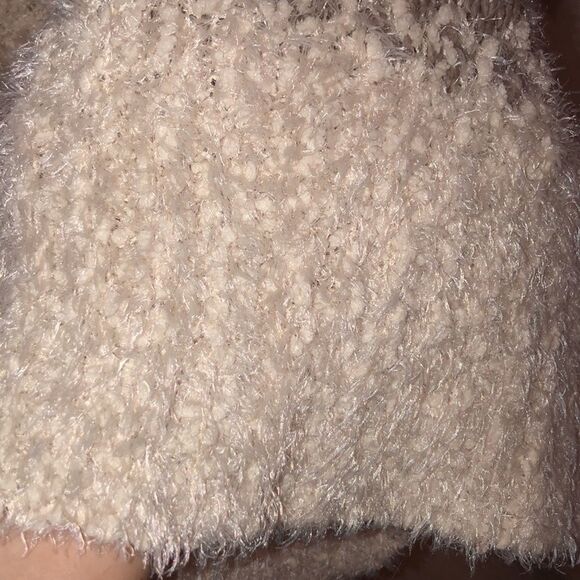 Between me & you S Oversized Chenille Knit Eyelash Long One Button Sweater - Picture 8 of 12